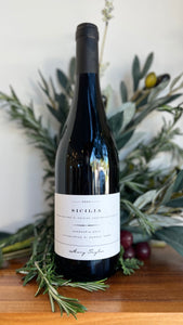 bottle of 2019 Sicilia Rosso